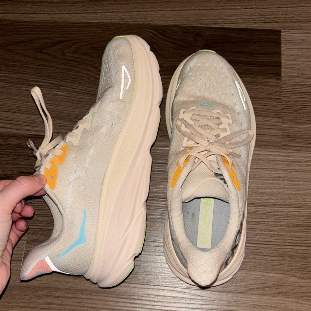 Hoka Clifton 9s